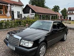 Schwarz Gebraucht 1992 Mercedes 220 Coupé | 3.500 €