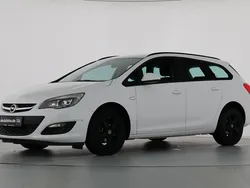 Schneeweiss/summitwhite/arctic Gebraucht 2015 Opel Astra Edition Kombi | 9.889 € (Etwas zu teuer)