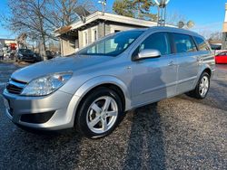 Silber Gebraucht 2009 Opel Astra Edition Kombi | 3.550 € (Fairer Preis)