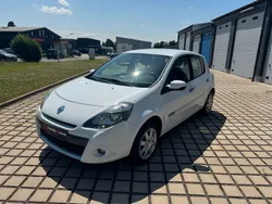 Weiß Gebraucht 2010 Renault Clio III Dynamique Limousine | 4.990 € (Teuer)
