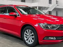 Rot Gebraucht 2019 VW Passat Comfortline Kombi | 11.900 € (Guter Preis)