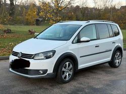 Weiß Gebraucht 2013 VW Touran Cross Van / Kleinbus | 15.999 €