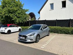 Silber Gebraucht 2018 Mazda 3 Signature Limousine | 16.500 € (Fairer Preis)