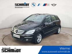 Kosmosschwarz metallic Gebraucht 2011 Mercedes 200 Limousine | 3.590 € (Guter Preis)