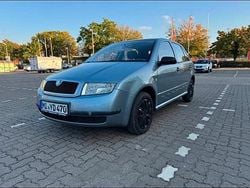 Blau Gebraucht 2002 Skoda Fabia Limousine | 1.999 €