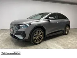 Taifungrau (metallic) Gebraucht 2022 Audi e-tron Ambiente SUV | 36.950 € (Fairer Preis)