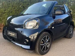 Schwarz Gebraucht 2021 Smart ForTwo Electric Drive Cabrio | 10.999 € (Guter Preis)
