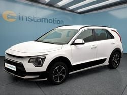 Weiß Gebraucht 2023 Kia Niro Vision SUV | 24.849 € (Guter Preis)