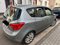 Grau Gebraucht 2012 Opel Meriva Innovation Van / Kleinbus | 4.300 € (Guter Preis)