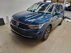 Blau Gebraucht 2022 VW Tiguan Life SUV | 24.990 € (Fairer Preis)