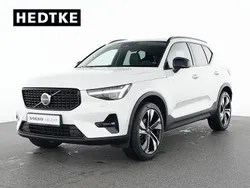 Weiß Gebraucht 2024 Volvo XC40 Plus SUV | 39.440 € (Fairer Preis)