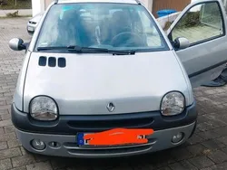 Grau Gebraucht 2005 Renault Twingo Kleinwagen | 3.600 €