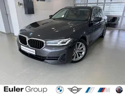 Grau Gebraucht 2022 BMW 520 Kombi | 31.788 € (Guter Preis)
