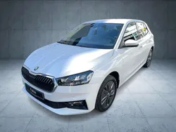 Moonweiss metallic Gebraucht 2024 Skoda Fabia Style Limousine | 19.280 € (Fairer Preis)