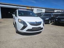 Weiß Gebraucht 2012 Opel Zafira Tourer Edition Van / Kleinbus | 4.999 € (Fairer Preis)