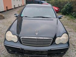 Schwarz Gebraucht 2003 Mercedes C180 Limousine | 1.500 € (Etwas zu teuer)