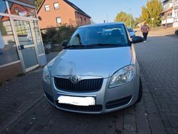 Silber Gebraucht 2009 Skoda Fabia Kleinwagen | 1.700 € (Fairer Preis)