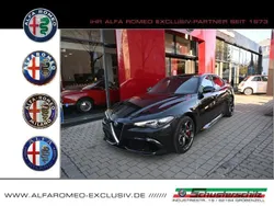 Nero vulcano metallic Gebraucht 2017 Alfa Romeo Giulia Quadrifoglio Limousine | 46.500 € (Superpreis)