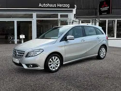 Silber Gebraucht 2013 Mercedes B180 Edition 1 Van / Kleinbus | 11.890 € (Guter Preis)
