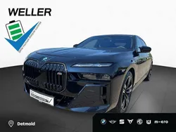 Carbonschwarz (schwarz) Gebraucht 2024 BMW M760e Comfort Edition Limousine | 137.850 €