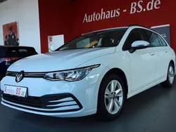 Weiß Gebraucht 2023 VW Golf VIII Life Kombi | 20.900 € (Guter Preis)