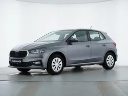 Graphitegrau metallic Gebraucht 2024 Skoda Fabia Essence Limousine | 13.889 € (Guter Preis)