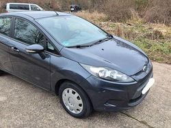 Grau Gebraucht 2010 Ford Fiesta Trend Limousine | 5.090 € (Fairer Preis)
