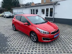 Rot Gebraucht 2016 Kia Ceed Vision Limousine | 12.980 € (Fairer Preis)