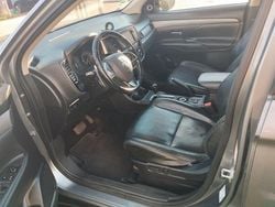 Silber Gebraucht 2013 Mitsubishi Outlander Motion SUV | 5.950 € (Superpreis)