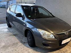 Grau Gebraucht 2009 Hyundai i30 Classic Limousine | 2.900 €