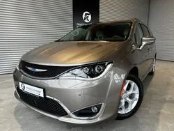 Beige Gebraucht 2018 Chrysler Pacifica SUV | 24.995 € (Fairer Preis)