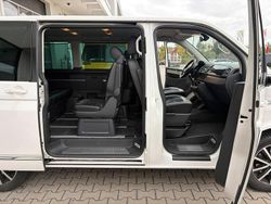 Weiß Gebraucht 2017 VW Multivan Van | 25.000 € (Etwas zu teuer)