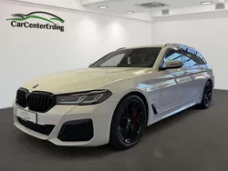 Alpinweiss iii Gebraucht 2022 BMW 530 M Sport Kombi | 39.990 € (Fairer Preis)