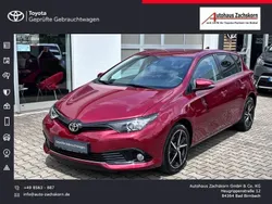 Rot Gebraucht 2018 Toyota Auris Team Limousine | 15.300 € (Fairer Preis)
