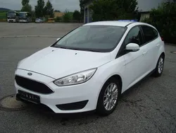 Weiß Gebraucht 2015 Ford Focus Trend Limousine | 5.950 € (Superpreis)
