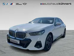 Weiß Gebraucht 2024 BMW 520 M Sport Limousine | 54.455 € (Fairer Preis)