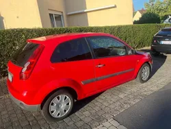 Rot Gebraucht 2006 Ford Fiesta Kleinwagen | 1.500 €