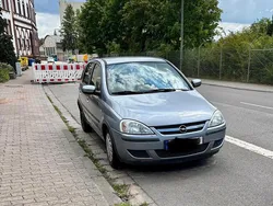Grau Gebraucht 2004 Opel Corsa Kleinwagen | 2.000 € (Teuer)