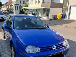 Blau Gebraucht 1998 VW Golf IV Kleinwagen | 1.500 €