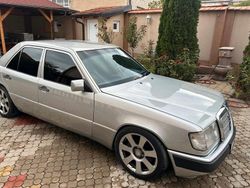 Silber Gebraucht 1993 Mercedes E420 Limousine | 8.900 €