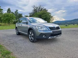 Grau Gebraucht 2012 Skoda Octavia Scout Scout 4x4 Kombi | 8.350 € (Fairer Preis)