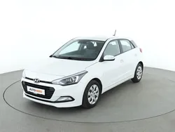 Weiß Gebraucht 2016 Hyundai i20 Active Limousine | 12.090 €