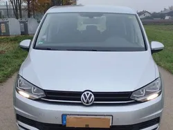 Silber Gebraucht 2018 VW Touran Trendline Van / Kleinbus | 17.500 € (Fairer Preis)