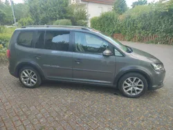 Grau Gebraucht 2015 VW Touran Cross Van / Kleinbus | 11.990 € (Guter Preis)