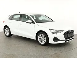 Arkonaweiß Neu 2025 Audi A3 Sportback Ambiente Limousine | 32.184 € (Guter Preis)