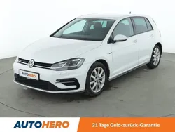 Weiß Gebraucht 2019 VW Golf VII Highline Limousine | 18.340 € (Fairer Preis)
