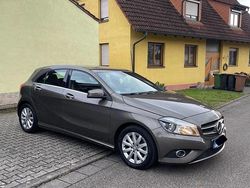 Braun Gebraucht 2013 Mercedes A180 Kleinwagen | 7.800 €