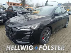 Schwarz Neu 2025 Ford Focus ST-Line Limousine | 25.890 € (Guter Preis)