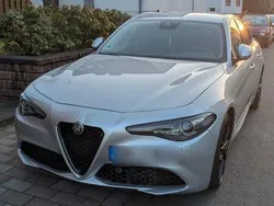 Silber Gebraucht 2017 Alfa Romeo Giulia Super Limousine | 18.100 € (Fairer Preis)