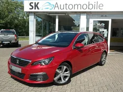 Ultimaterot/metallic Gebraucht 2017 Peugeot 308 Allure Kombi | 12.950 € (Etwas zu teuer)